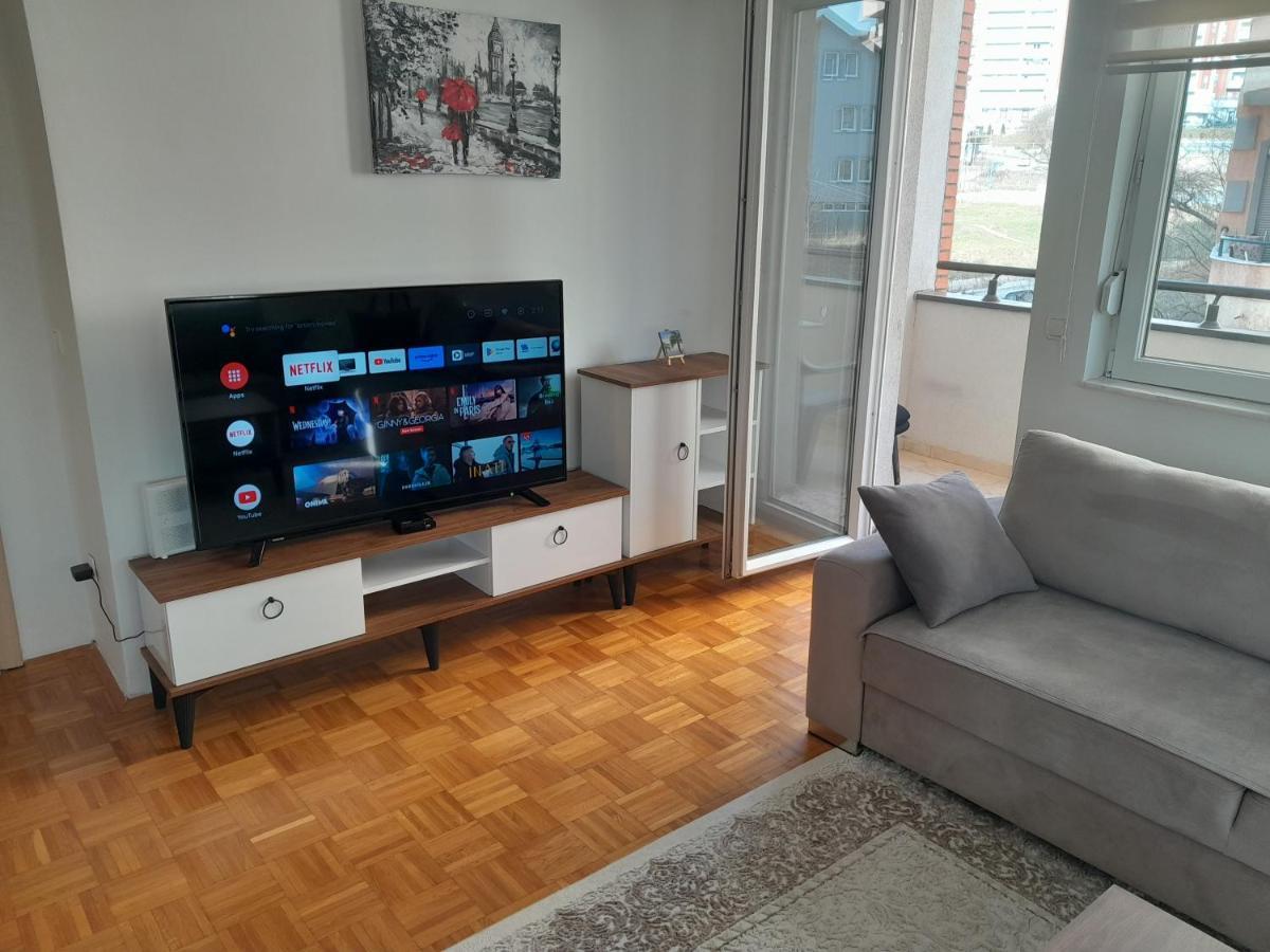 Gray Apartment 1 Pristina Buitenkant foto