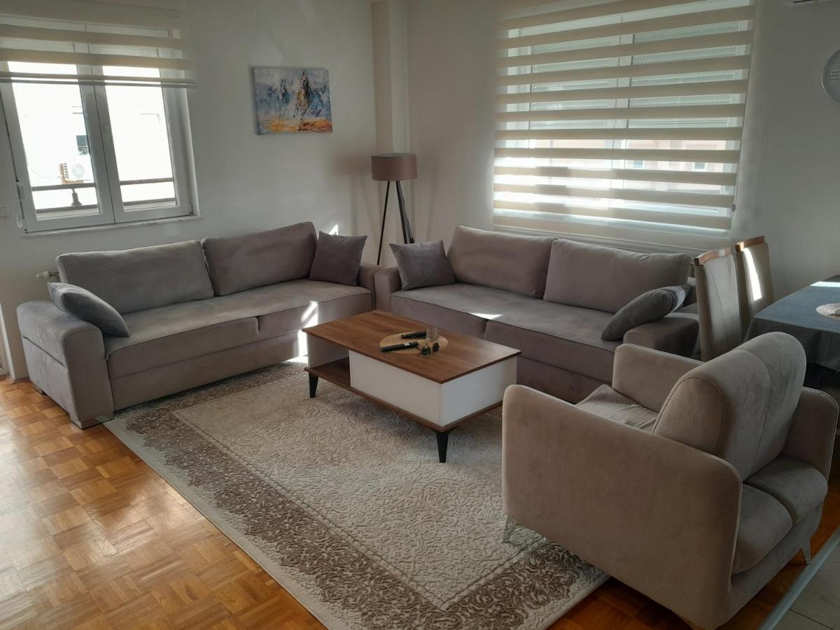 Gray Apartment 1 Pristina Buitenkant foto