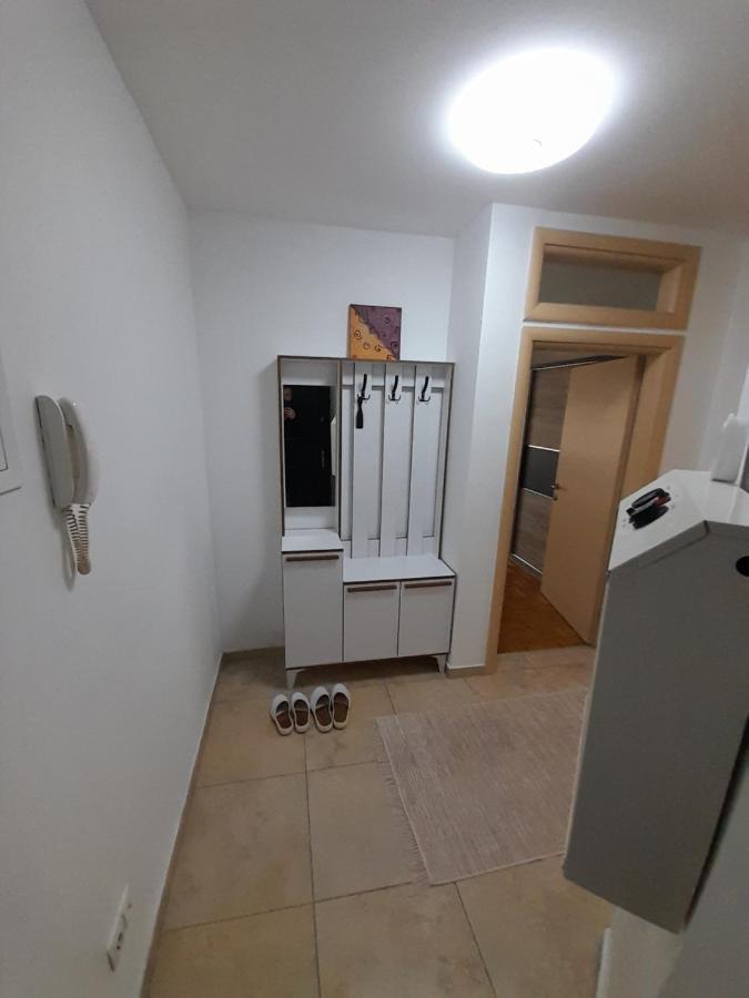 Gray Apartment 1 Pristina Buitenkant foto